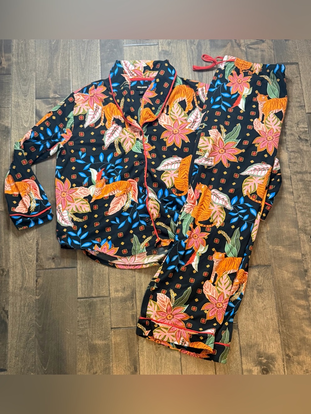 Room Service Floral Tiger Print Pajama Set Womenâs XXL Black Button Front Lounge - Picture 14 of 14